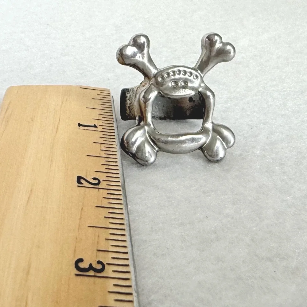 Skull Crossbones Bottle Opener Ring Size 11 Silver Tone Biker Goth Novelty